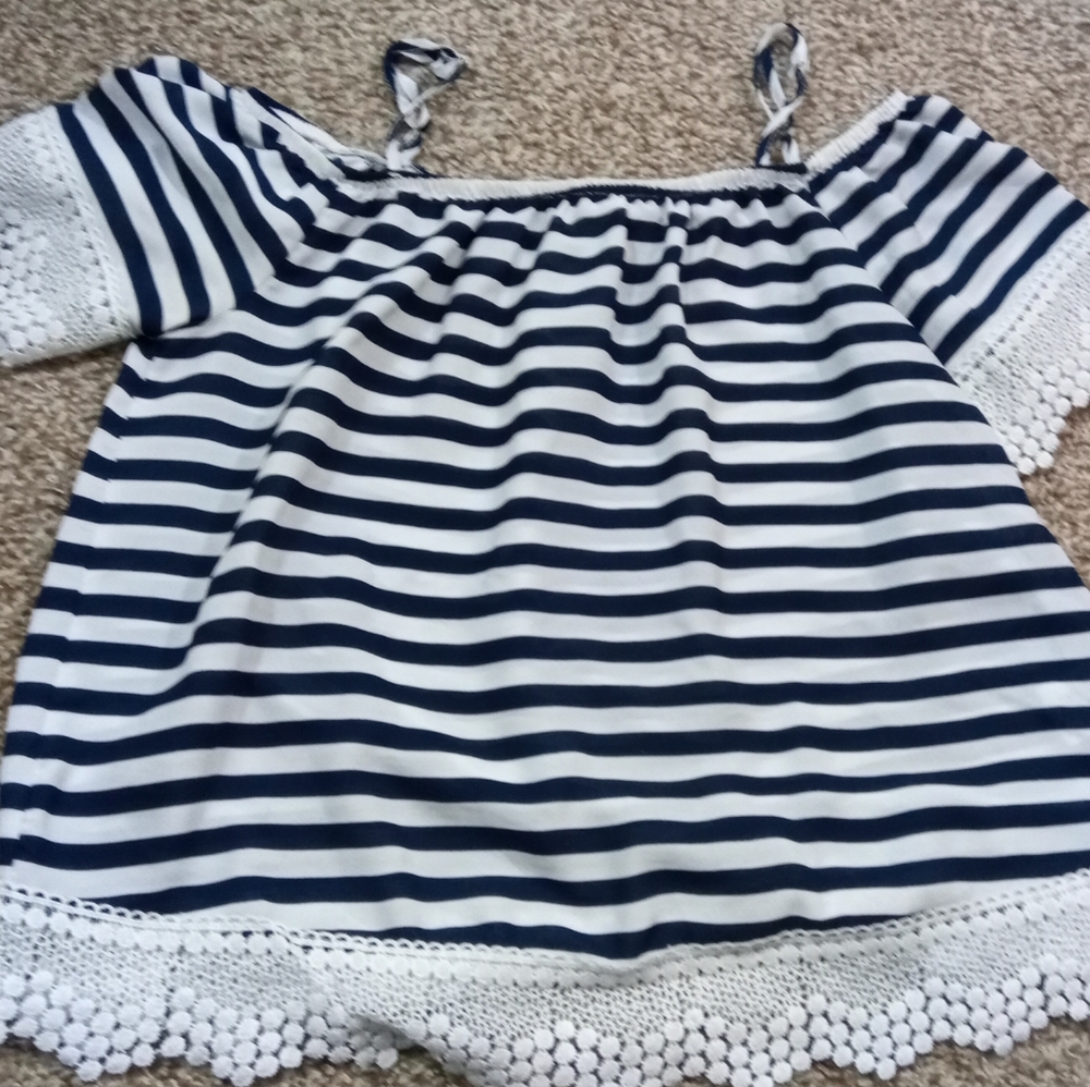 Cold shoulder top
